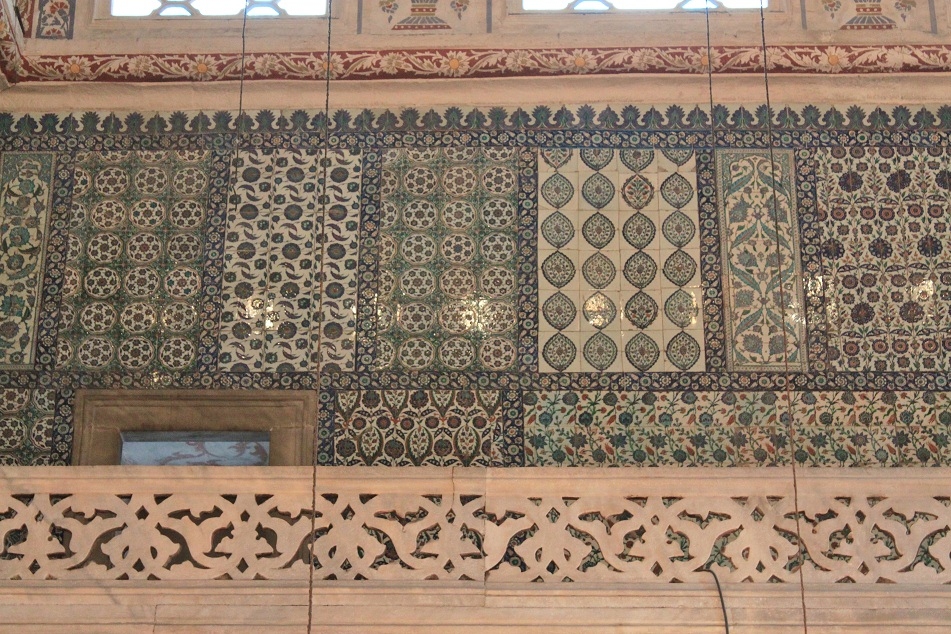 Various Blue Patterns Decorating the Entire Walls of the Mosque