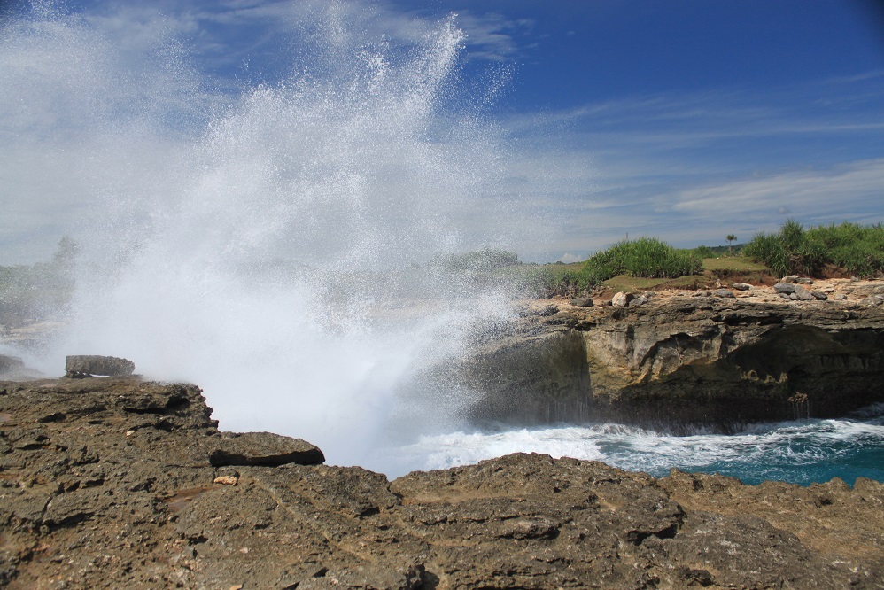 The Dramatic Swash at Devil's Tears