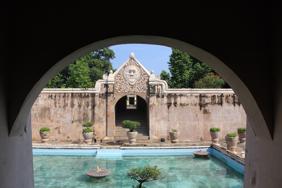 The Enclosed Bathing Complex of Umbul Pasiraman