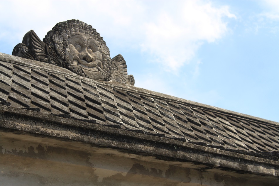 Kala-Makara Roof Decoration