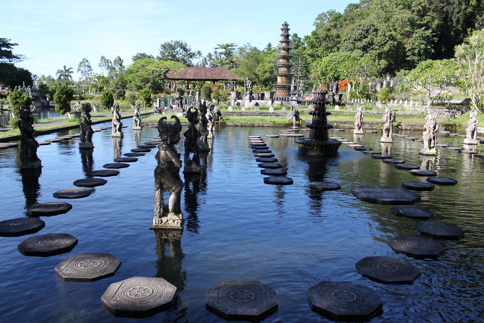 The Pool of Statues