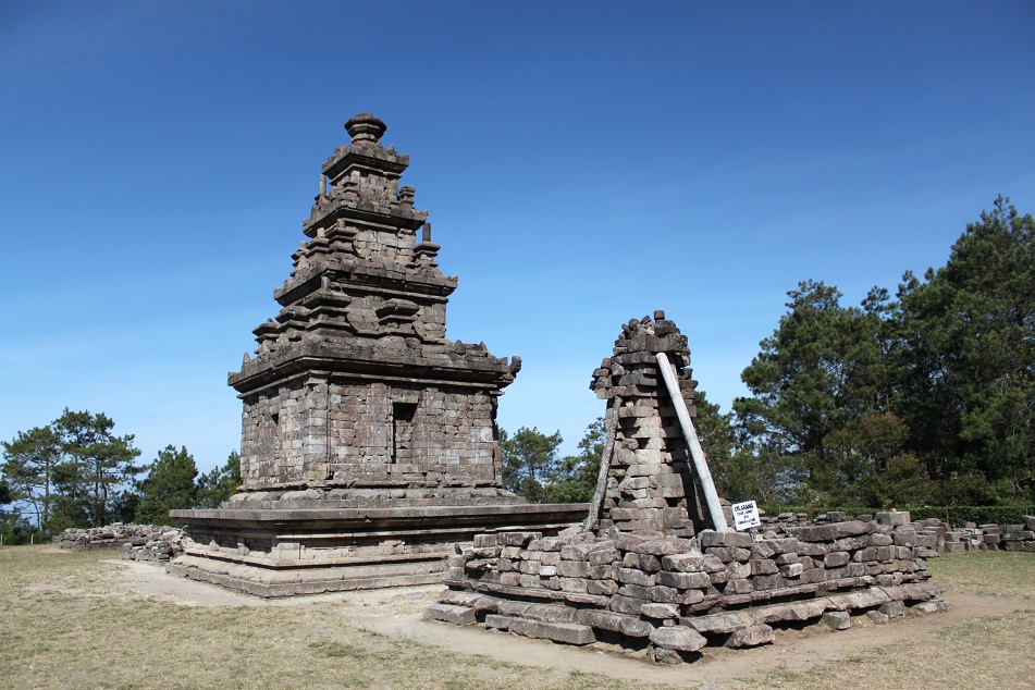 Candi Gedong V, Perched on the Highest Hill